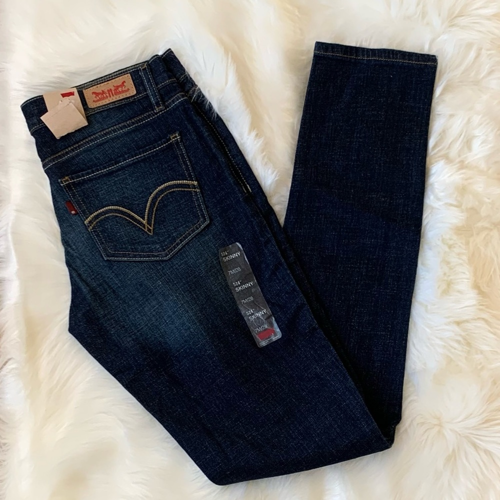Levi 524 Too Superlow Jeans : Size 7M / 28 Skinny